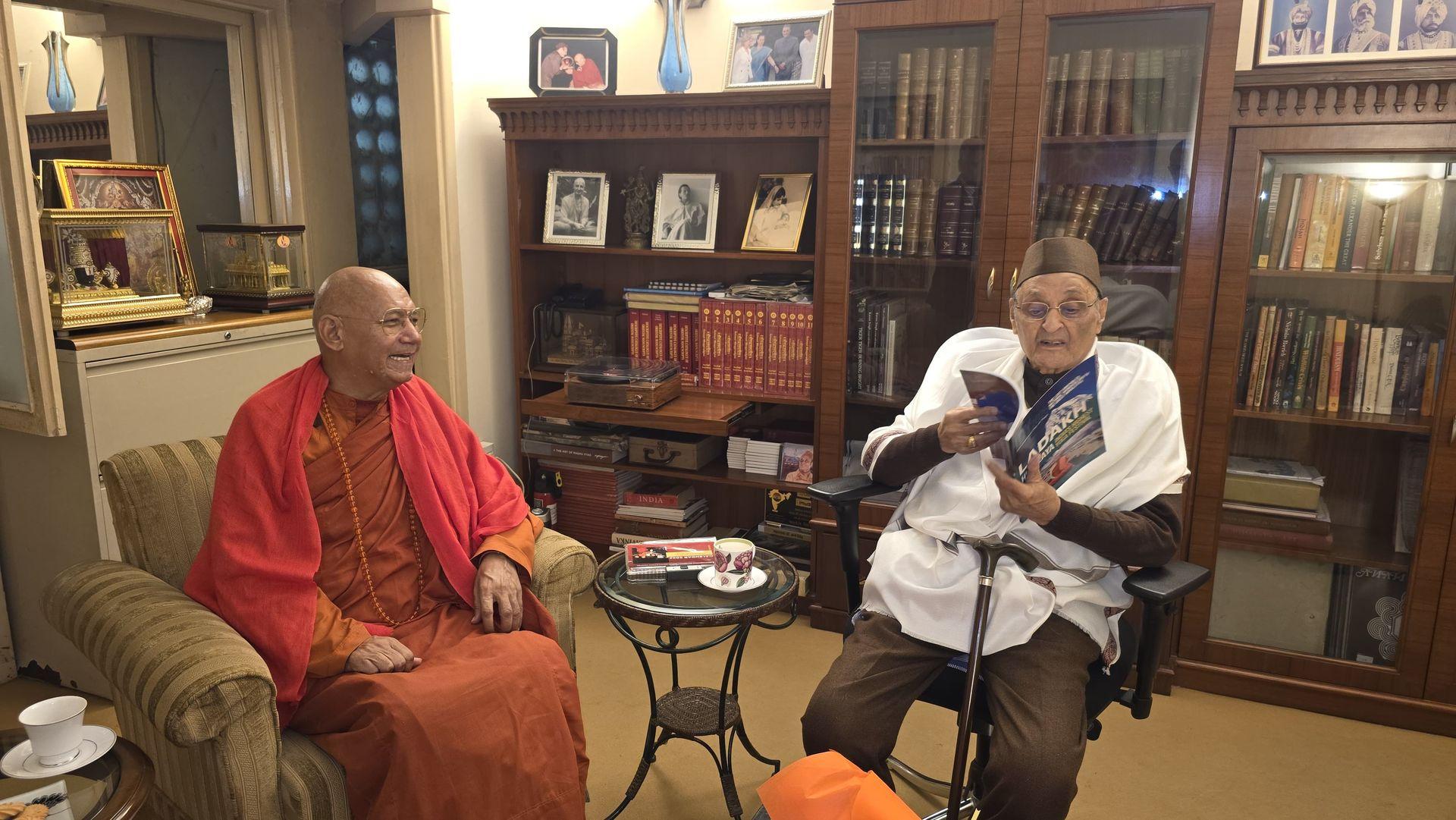 Bhikkhu Sanghasena calls on Dr. Karan Singh in New Delhi
